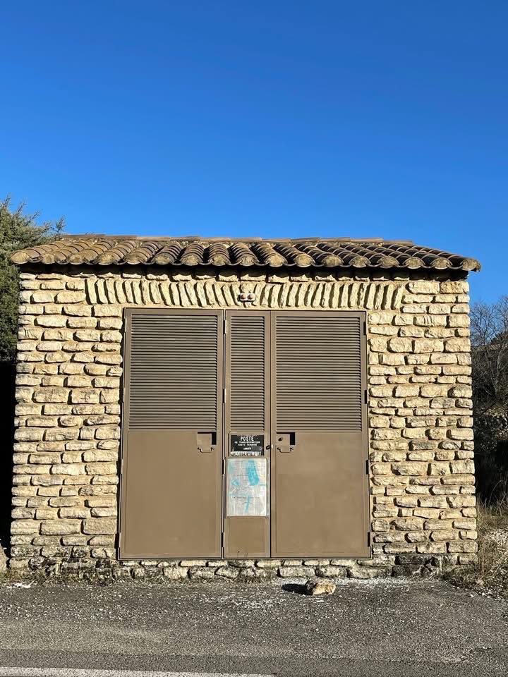 Valoriser les compteurs et transformateurs EDF : découvrez le RAL 7006